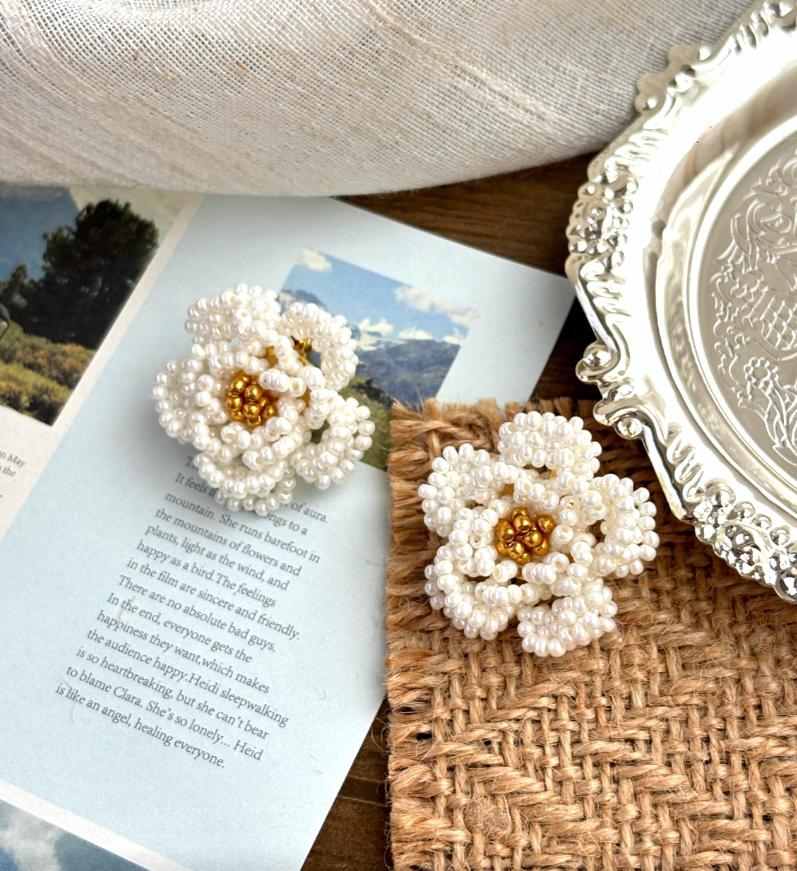 Pearl - clustered Flower Clip-on Earrings